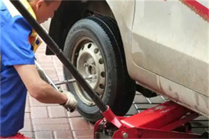 六盘水附近拖车24小时服务热线电话